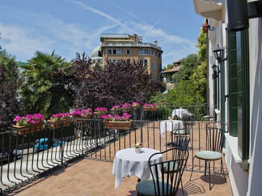 Hotel Villa Edera Lido di Venezia Bagian luar foto